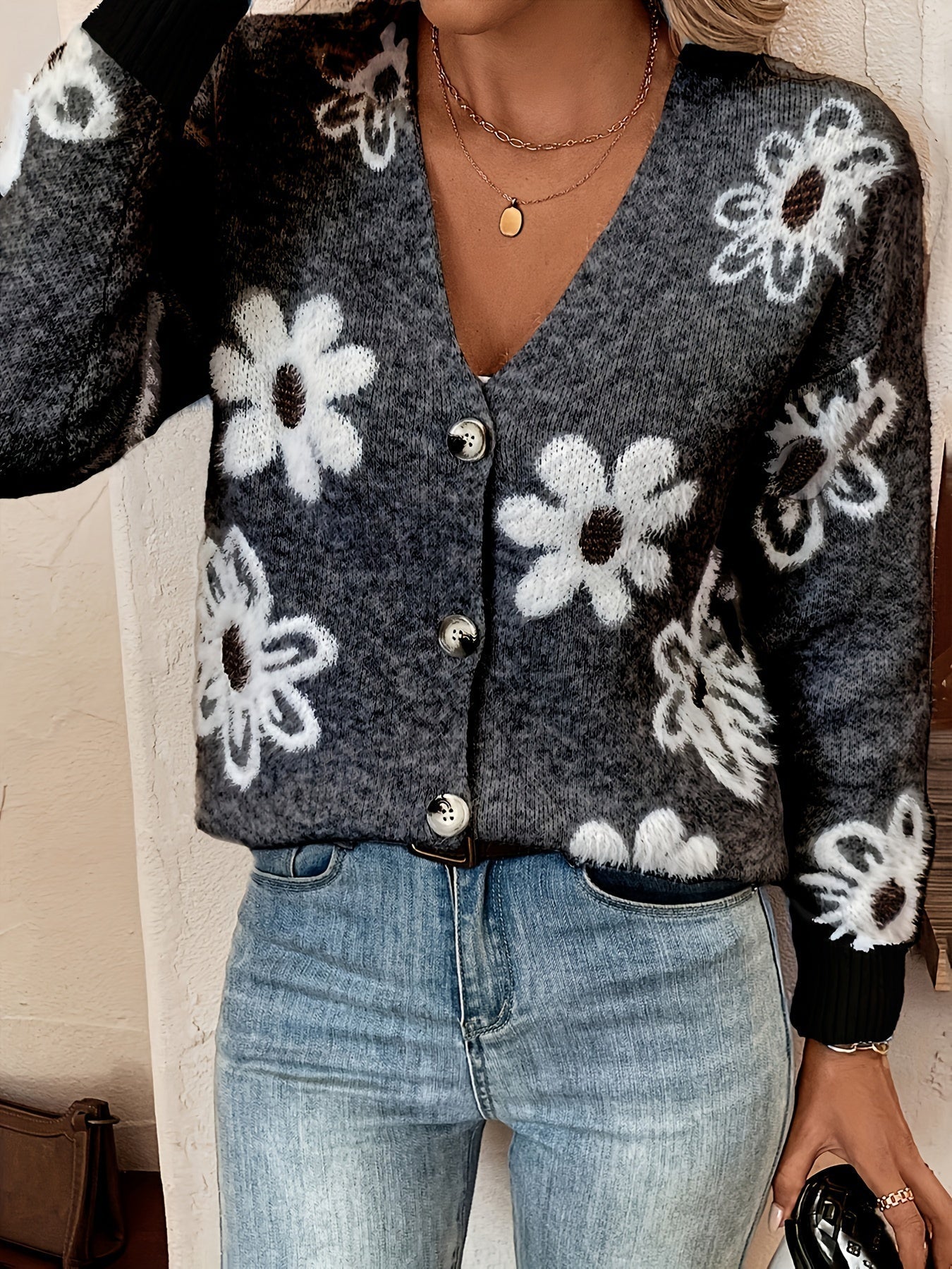 Nina | Strikket Cardigan med Blomstermønster