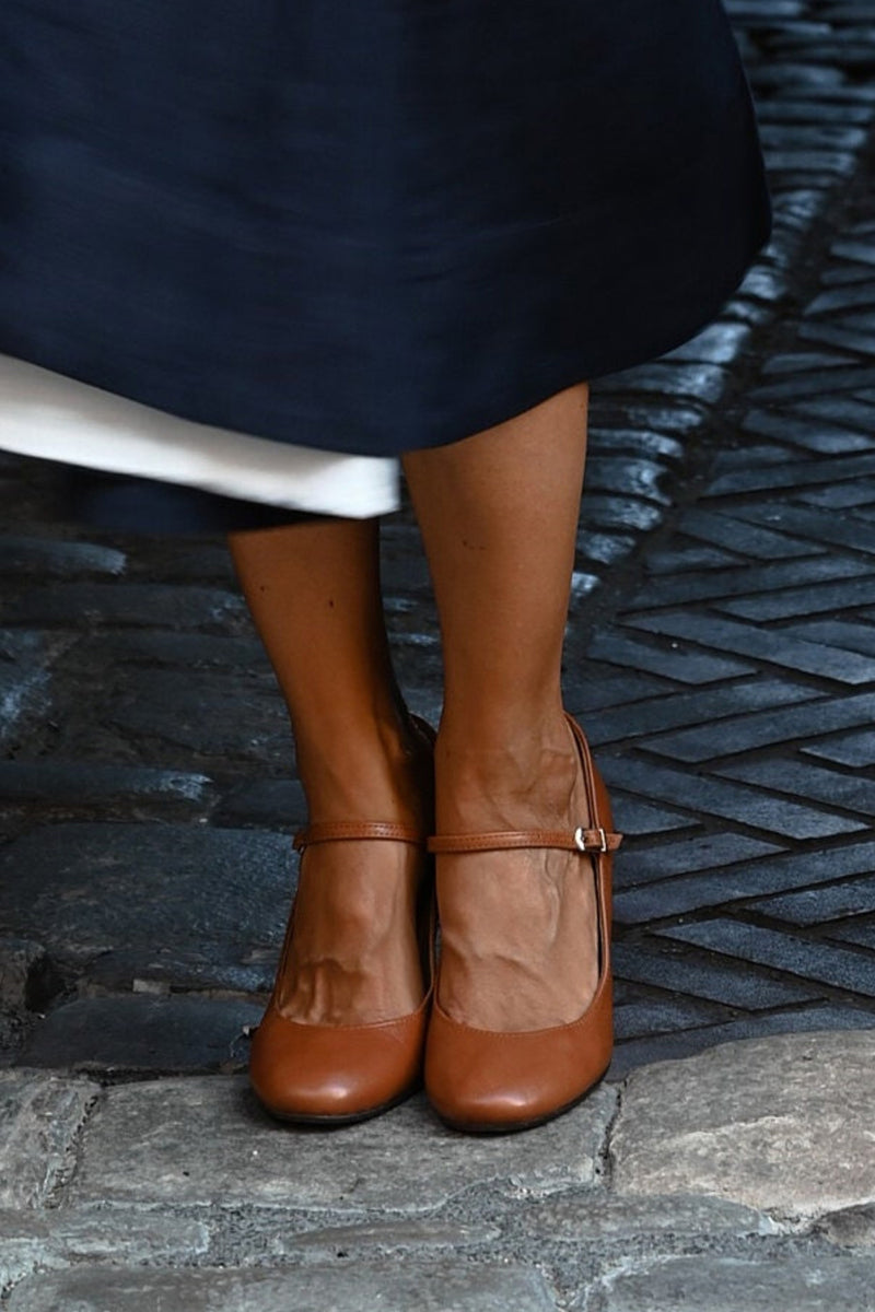 Bravina - Daglige sandaler med rem på lille hæl