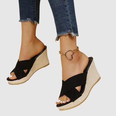 Nives™ | Elegante sandaler med kilehæle