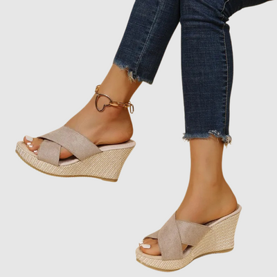 Nives™ | Elegante sandaler med kilehæle
