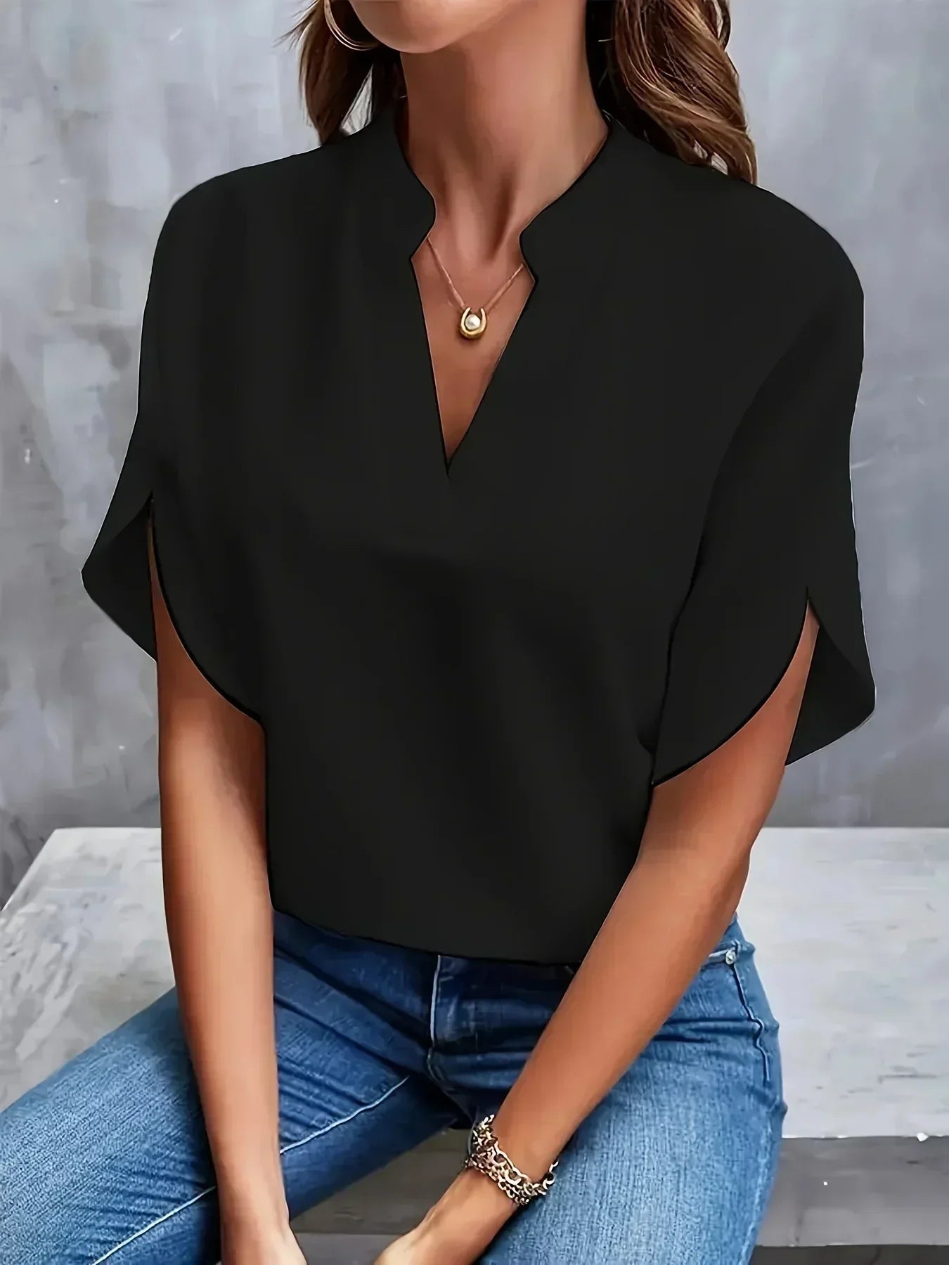Thalia™ - Elegant V-Hals Bluse