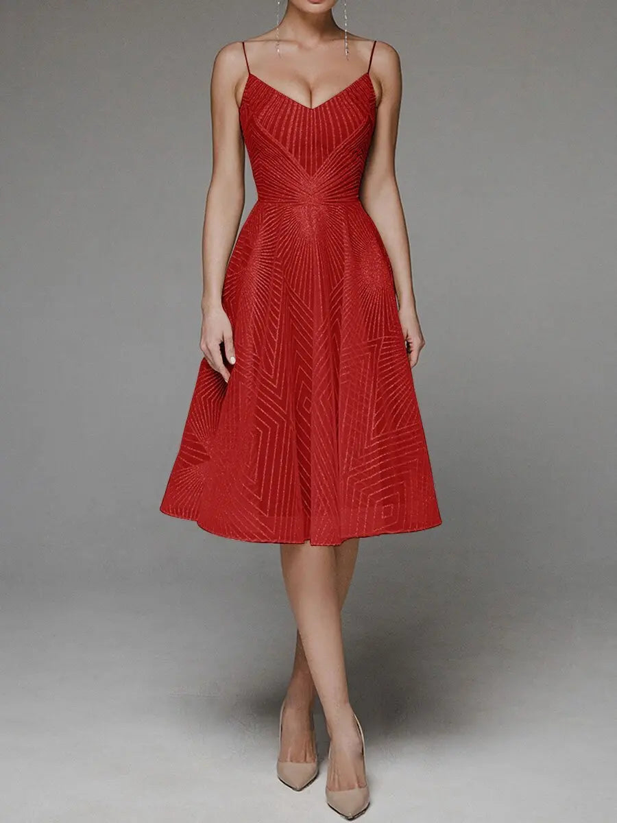 Emira | Klassisk Elegancekjole" can be rewritten as "Emira | Timeless Elegance Dress.