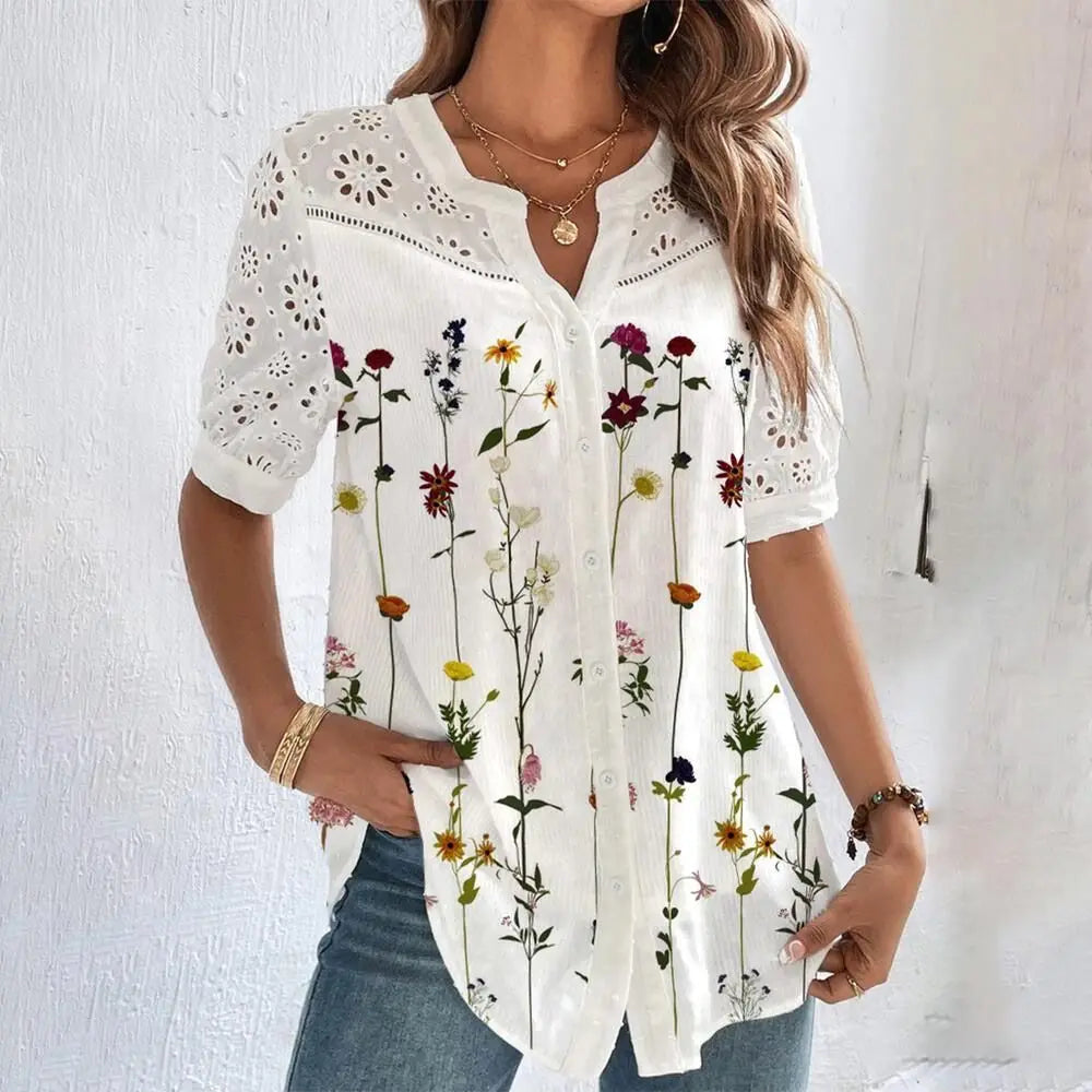 Blondebluse med Broderet Blomstermotiv | Olsen & Olsen™