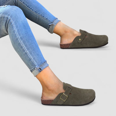 KAJA™ | Livia – Komfortable slip-ons i ruskind med ortopædisk støtte