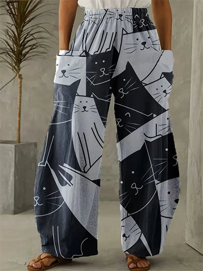 Freja Damebukser i Plus Size med Komfortabelt Katteprint – Løstsiddende Bukser med Vide Ben til Hjemmebrug eller Afslappede Dage
