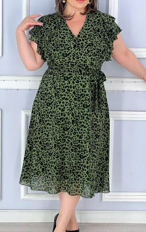 Nanna | Elegant kjole med leopardprint og V-hals